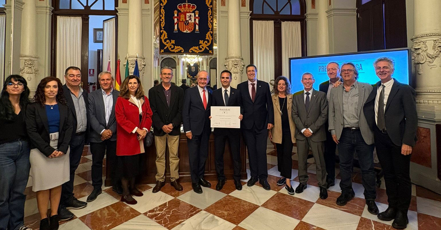 El profesor Javier Troya recibe el Premio Málaga de Investigación 2025 en la modalidad de Ciencias